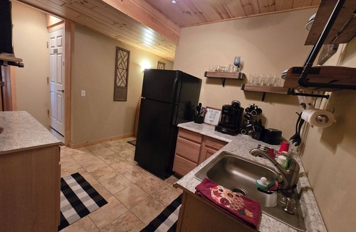 Williamsburg House | Charming 2-bedroom 1,200 sqft Countryside Suite, sleeps 8.