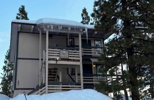 Tahoe Village Villa | Charming 2-bedroom villa in delightful Stateline with WiFi