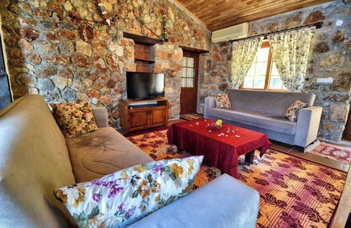 Kayakoy Villa | Charming 2-bedroom villa with WiFi and AC in enchanting Kayaköy