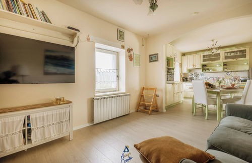 Vardica House | Relax at Villa Romantica with Pool and Ocean Views