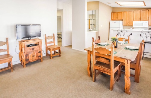 Highland Lake Estates Condo | Charming 2-bedroom with AC, WiFi in fantastic Lago Vista