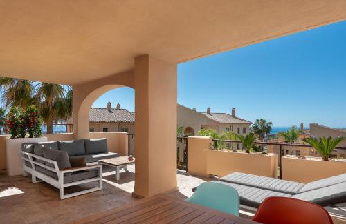 New Golden Mile Apartment | Modern Apartment with Scenic Views in Hacienda de Cifuentes