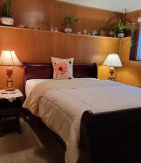 Kamloops Apartment | Cozy 2-Bedroom Basement with Breakfast & Rec Room