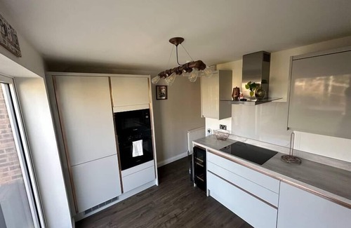 East Wickham Apartment | Cozy 2-BR House with WIFI, Parking & Garden | On Site Stays