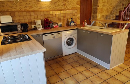 Saint-Andre-dAllas Cottage | Cozy Gite Saint-André-d'Allas with Spa & Family Amenities