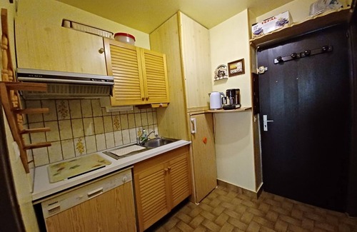 Station de Drouzin le Mont Apartment | Cozy Apartment Biot with Kitchen & Spa - Perfect for Families