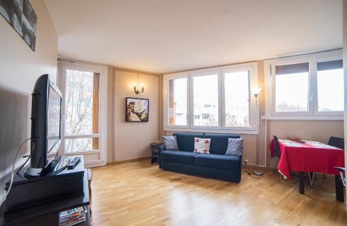 Danube Apartment | Delightful 2-Room Getaway Near Buttes Chaumont, Paris