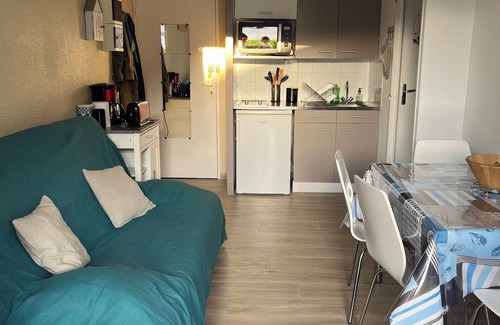 Vaux-sur-Mer Apartment | Elegant 2-Room Retreat with Private Pool in Vaux-sur-Mer