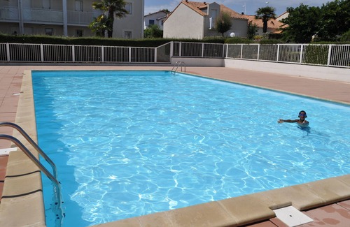 Vaux-sur-Mer Apartment | Elegant 2-Room Retreat with Private Pool in Vaux-sur-Mer