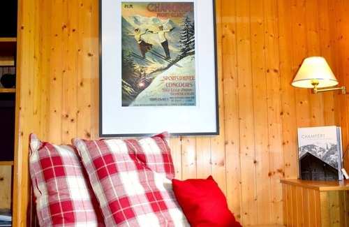 Champery Apartment | Practical 2-Room Retreat with Pool & Breakfast Included