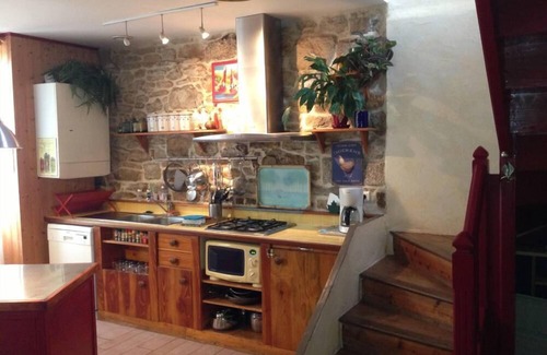 Concarneau House | Cozy Fisherman's House with Oceanfront Pool & Breakfast