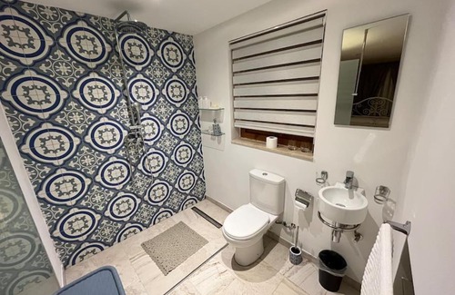 Zabbar House | Historic Cottage with Yard & Breakfast, Rated 8.5/10