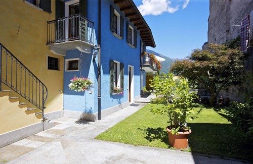 Cannobio House | Idyllic 2½-Room House with Garden in Cannobio