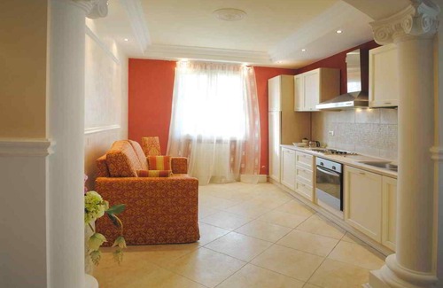 Montelabbate Villa | Inviting Villa with Pool near Beautiful Adriatic Beach