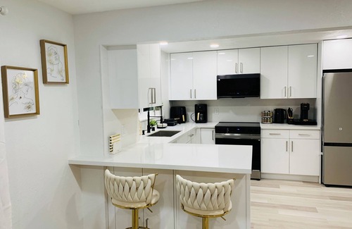 Central District House | Charming 2Bd& 2 B, with 3 Queens beds in brilliant Seattle