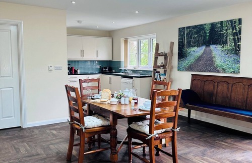 Maidstone House | Charming 2BD Country Bungalow on Working Farm in Kent Countryside