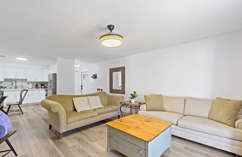 Iona House | Cozy Retreat Close to Ft. Myers Beach with Pool & Ocean View