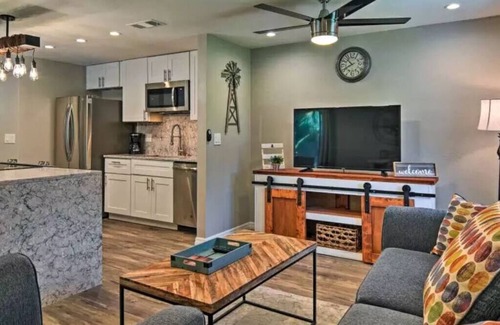 South Bradenton Condo | Ideal 2-Bed Retreat with Pool & Ocean Views Near IMG