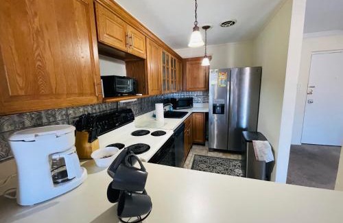 Elkins Park Apartment | Inviting 2BR Retreat in Elkins Park with Pool Access