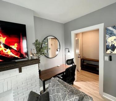 Sylvan Hills House | Charming 2BR 2BA 10 min DT Airport by LSP Homes