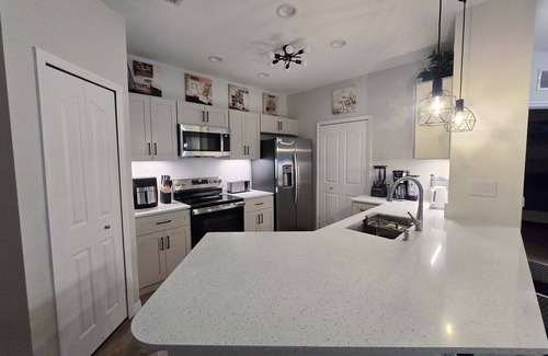 Sarasota Condo | Elegant 2 BR/2B Condo in Sarasota Near Lido & Siesta Beach