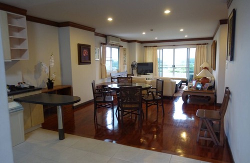 Chiang Mai Condo | Modern 2BR Retreat with Pool in Downtown Chiang Mai