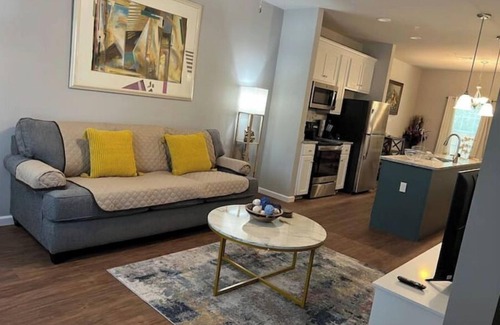 Valdosta Apartment | Cozy 2-Bedroom Apartment with Spa and Hot Tub Amenities