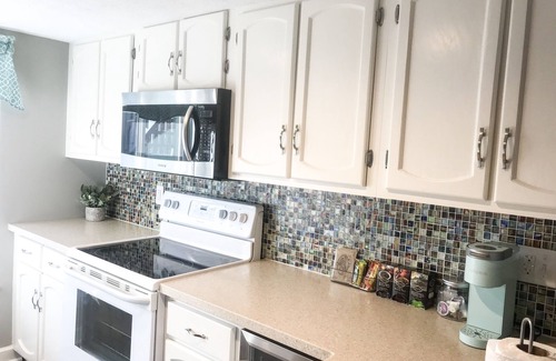 Avoca House | Guest Rated 10/10: Lake Monroe Golf Condo with Pool