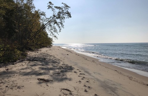 Lake Michigan Beach House | Top-Rated 2BR Coach House with Lake Michigan Access