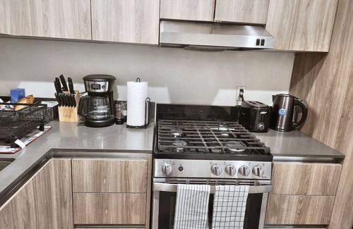 Pico-Union House | Charming 2BR Suites in beautiful Los Angeles