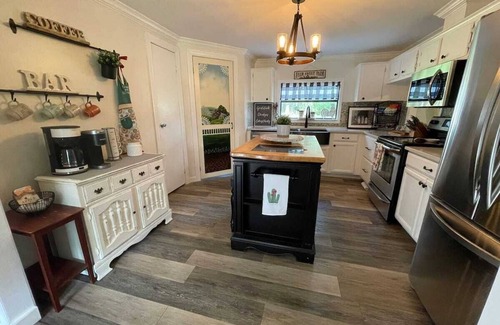 High Springs Other | Inviting Countryside Getaway with Pool and Family Amenities