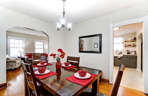 Westgate House | Exceptional 3-Bedroom Retreat with Ocean Views & Parking