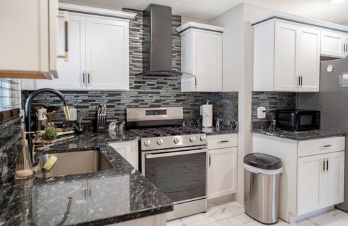 Wayne County House | Charming 3-bedroom house in Dearborn Heights with AC, WiFi