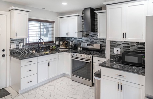 Wayne County House | Charming 3-bedroom house in Dearborn Heights with AC, WiFi
