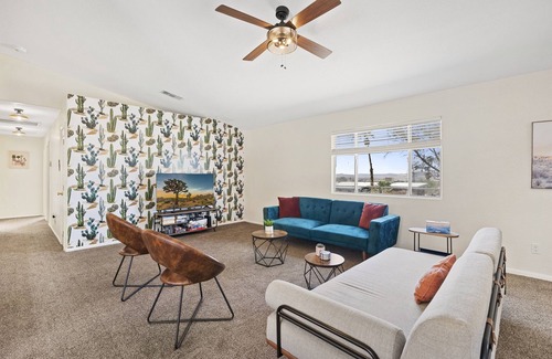 Twentynine Palms House | Pet-Friendly Retreat with Hot Tub Near Joshua Tree NP
