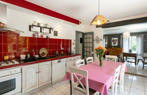Saint-Cybranet Cottage | Gite Saint-Cybranet: Comfortable Stay with Private Pool