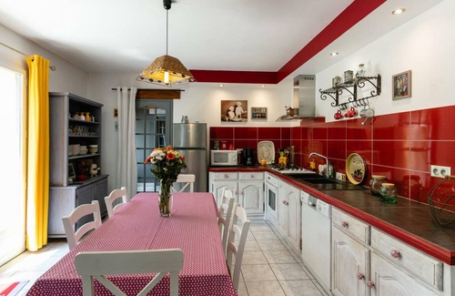 Saint-Cybranet Cottage | Gite Saint-Cybranet: Comfortable Stay with Private Pool