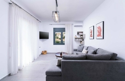 Kamilari House | Charming 3-bedroom house with AC, WiFi in brilliant Kamilari
