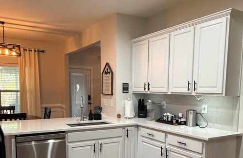 Lithia Springs Other | Charming 3-bedroom Bungalow in wonderful Lithia Springs with AC, WiFi