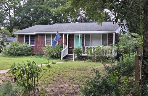 Old Village Cottage | Charming 3 Bedroom House with Deck and Fenced in Backyard in Old Mount Pleasant.