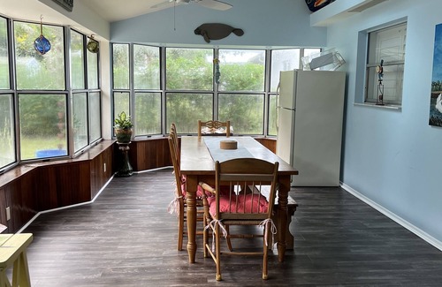 Crystal River House | Guest Rated 10/10: Cozy 3-Bedroom Retreat in Crystal River
