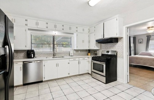 Nederland House | Guest Rated 10/10: Pet-Friendly Home with Breakfast in Nederland