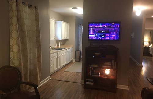 Uptown House | Inviting Uptown Cottage: 3 Bedrooms, Spa & Off-Street Parking