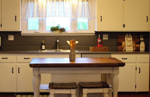 Tylersville Other | Charming 3-bedroom farmhouse in lovely Rebersburg with AC , a nice front porch