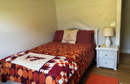 McBryde House | Charming 3-bedroom house with WiFi and AC in fabulous Blacksburg