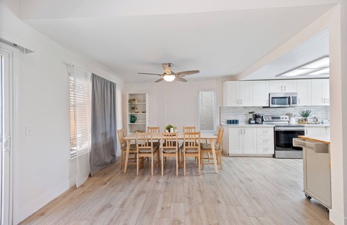 South Natomas House | Charming 3-bedroom house in Sacramento with WiFi and AC