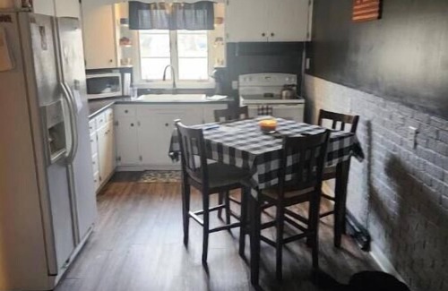 Wapakoneta House | Cozy 3-Bedroom House in Inviting Wapakoneta with WiFi