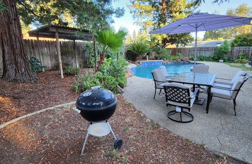 Orangevale House | Charming 3-bedroom house with solar pool.WiFi and AC in delightful Fair Oaks