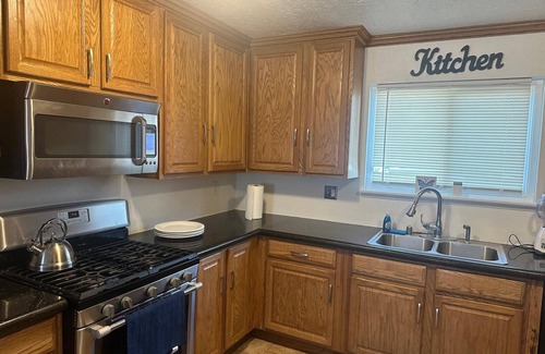 Sunrise Manor House | Charming 3-bedroom house with POOL and big BBQ yard