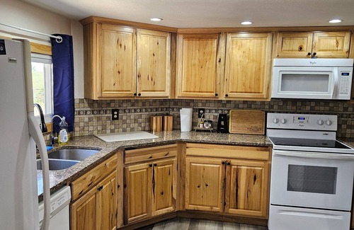 Ellsworth County House | Charming 3-bedroom house at Kanopolis Lake with wi-fi and A/C.